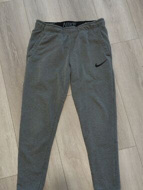 Nike Gray Jogger Sweatpants